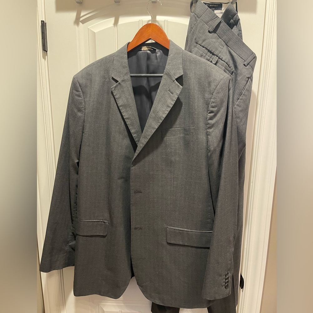 Banana Republic- Men’s Grey Pinstripe Suit